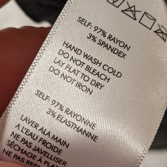 Colsie Target Brand Rainbow 🌈 Crew Neck Cropped Black Sweater Size XS - Picture 7 of 7